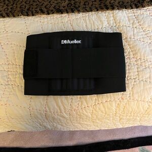 Mueller Black Back Support Belt